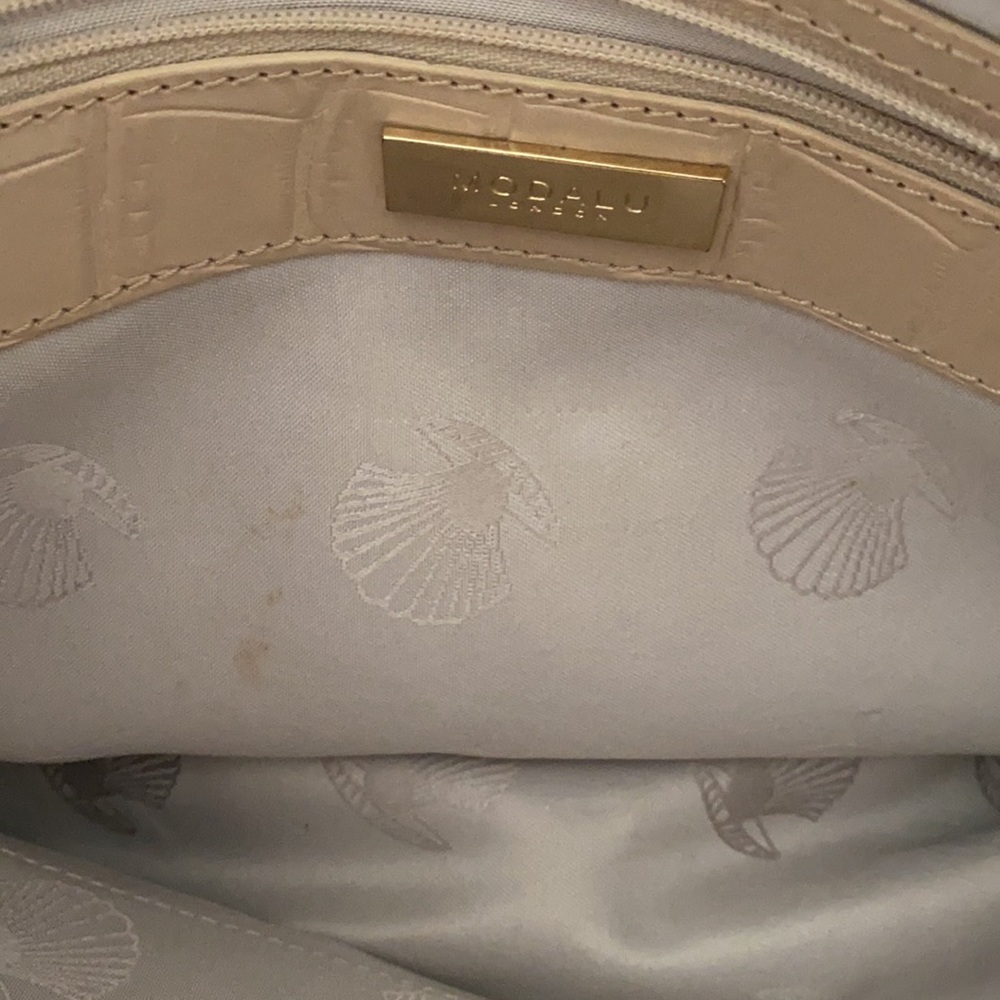Authentic cream colored Modalu handbag - Picture 5 of 5